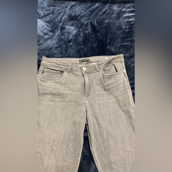 EUC Women’s 18 Lee Perfect Fit Jeans - Picture 2 of 4